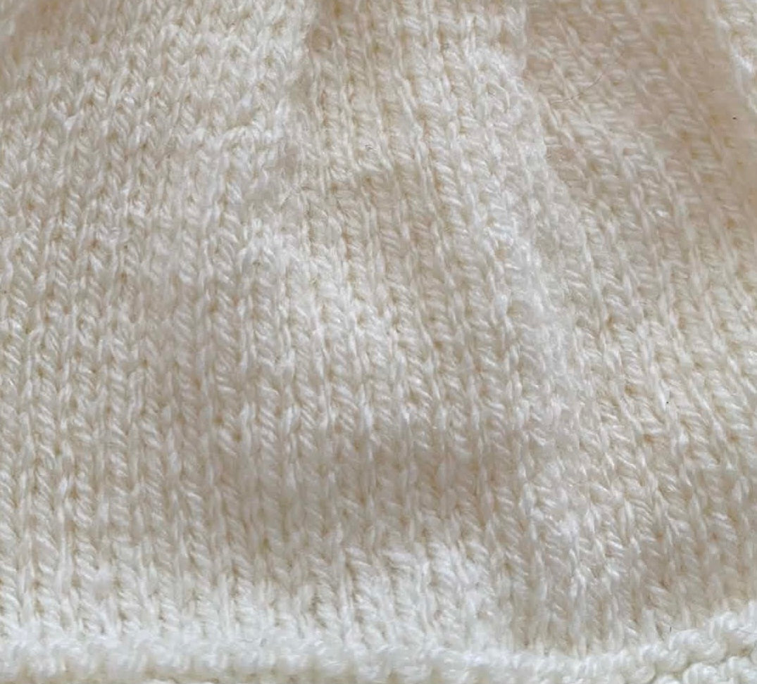 Ensemble bébé tricoté main – douceur naturelle 💚