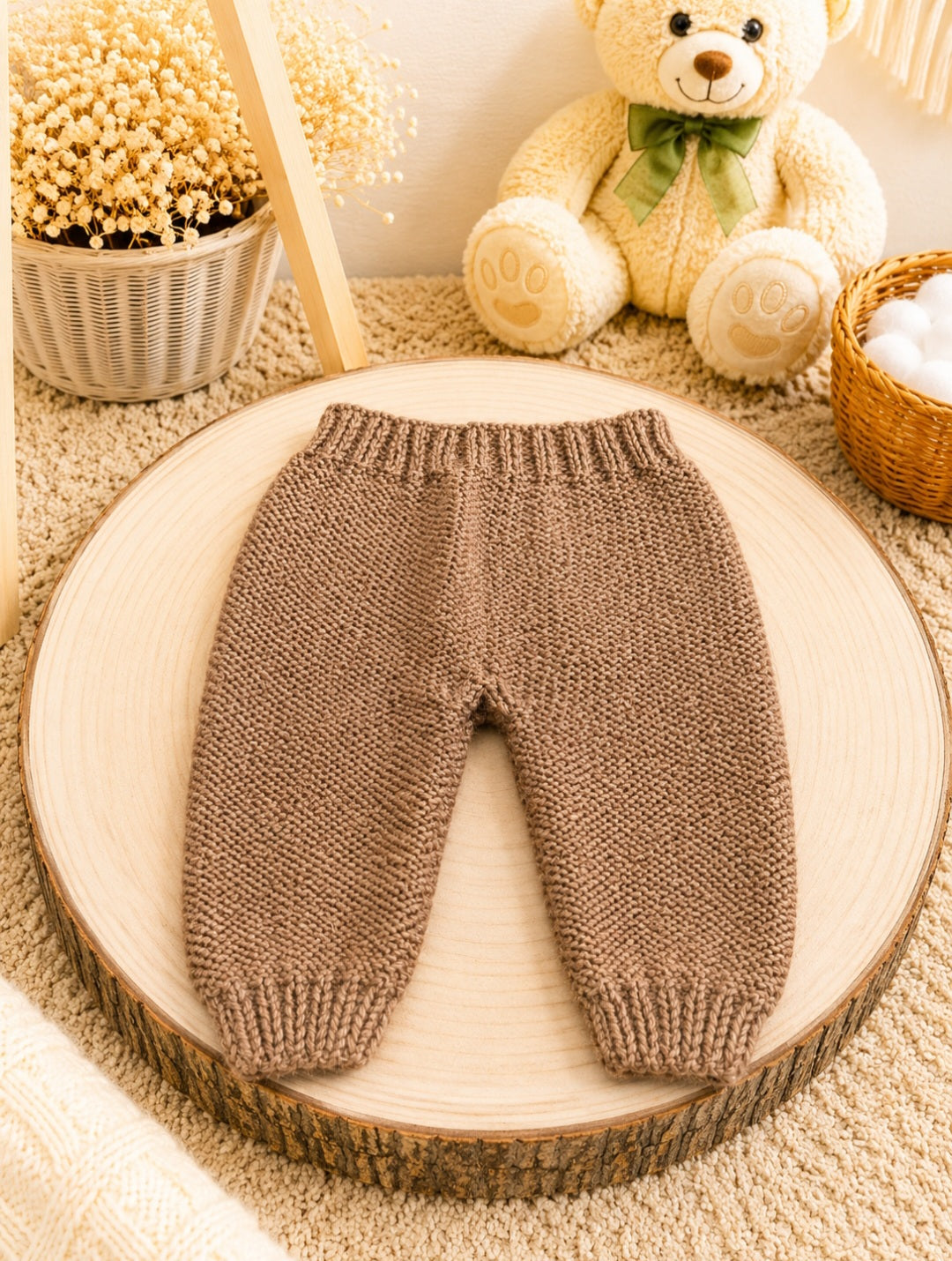 Pantalon bébé tricoté main – Douceur et confort au quotidien 🧶👶