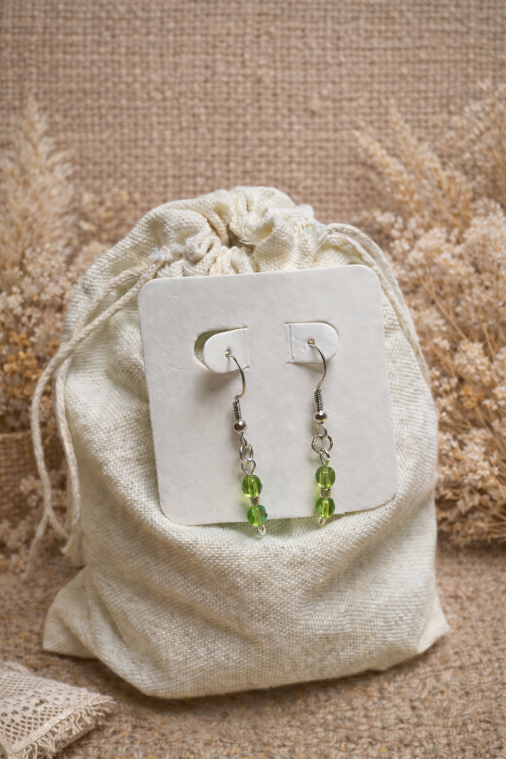 Boucles d’oreilles en perles facettées de verre argenté