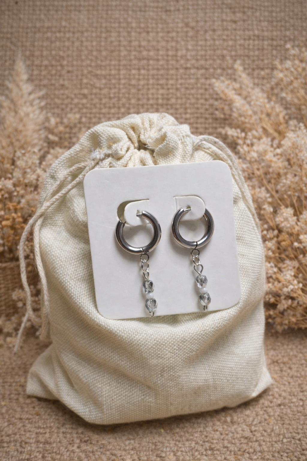 Boucles d’oreilles en perles facettées de verre argenté