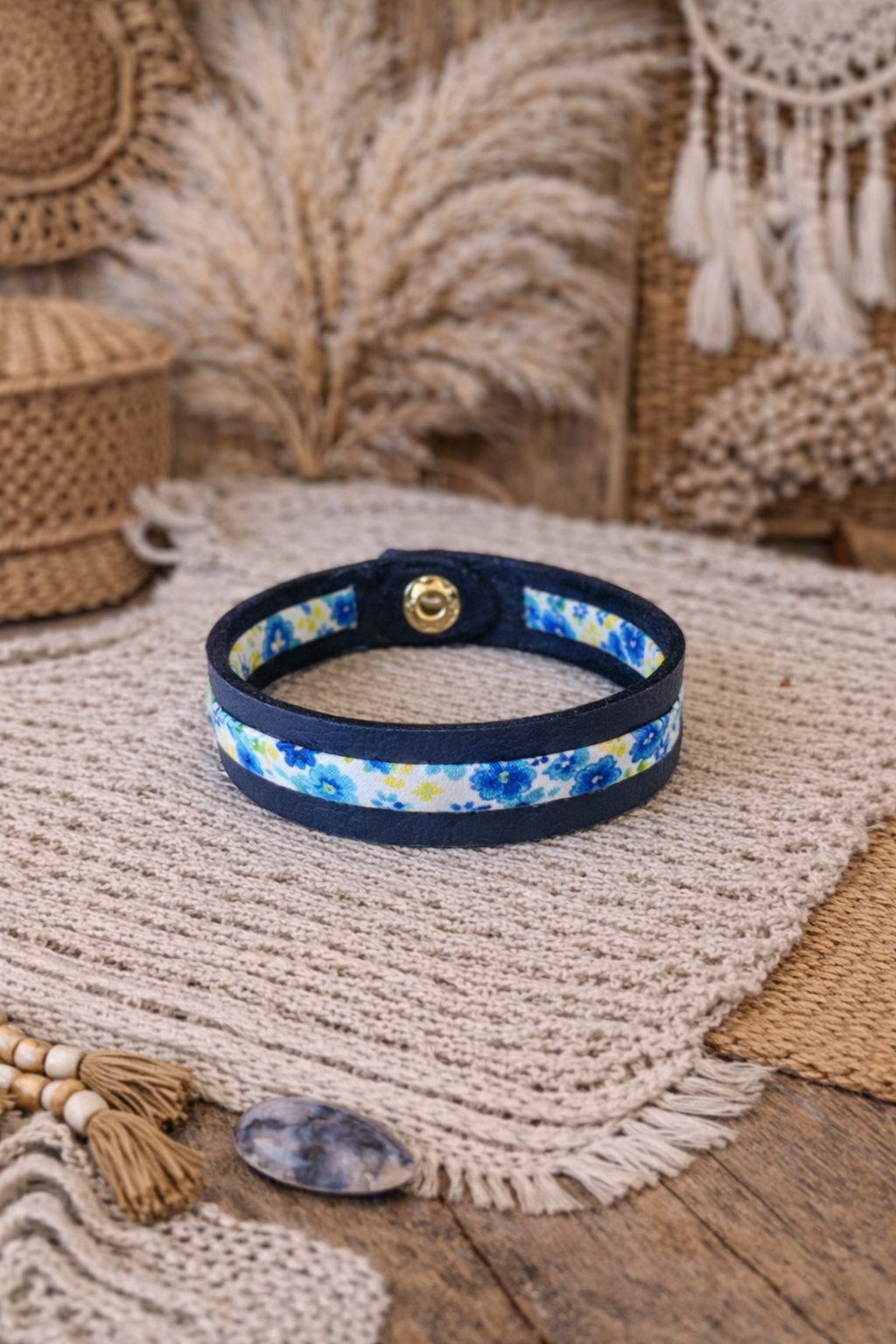 Bracelet en cuir Bleu marine & Liberty fleuri bleu - Fait main