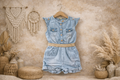 🍼 Combishort bébé en jean clair - Ceinture dorée