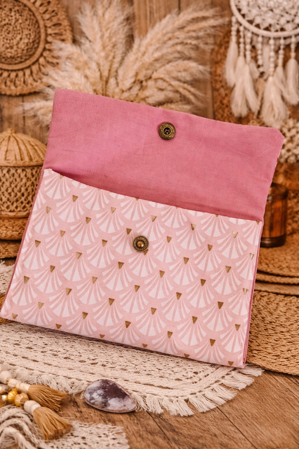 Moyenne pochette enveloppe à pression – Motif floral & rabat bleu marine
