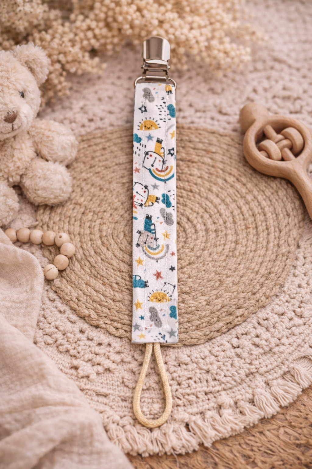 Attache tétine en tissu – Motif arc-en-ciel & animaux