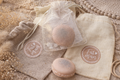 Coffret artisanal “Fait main” – pochons + fondant macaron pailleté - Nougat blanc