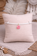 Bracelet cordon blanc fleur rose – Fait main
