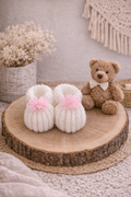 Chaussons bébé tricotés - Blanc & fleurs roses - Fait main