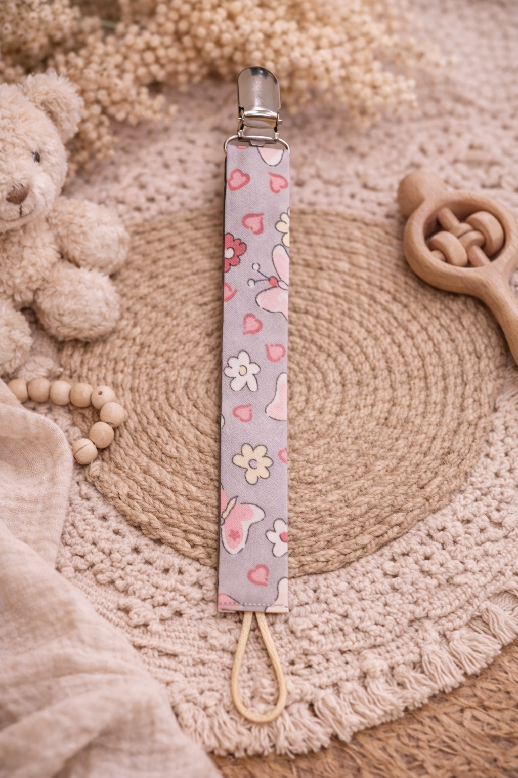 Attache-tétine papillons & cœurs – Fait main