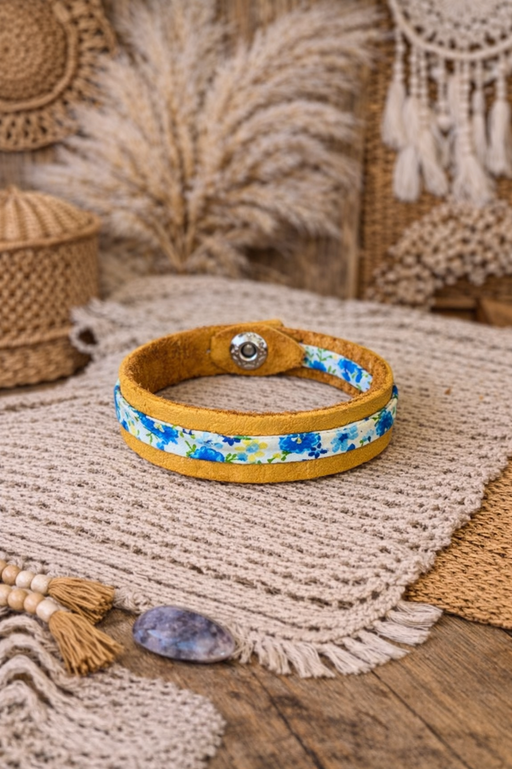 Bracelet en cuir Jaune moutarde & Liberty fleuri bleu - Fait main
